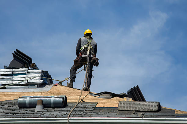Professional Gutter Installation technician working in Farmdale, OH